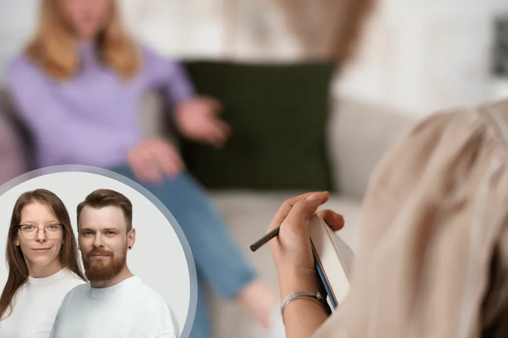 Psichologė atlieka psichodiagnostinį tyrimą su vaiku