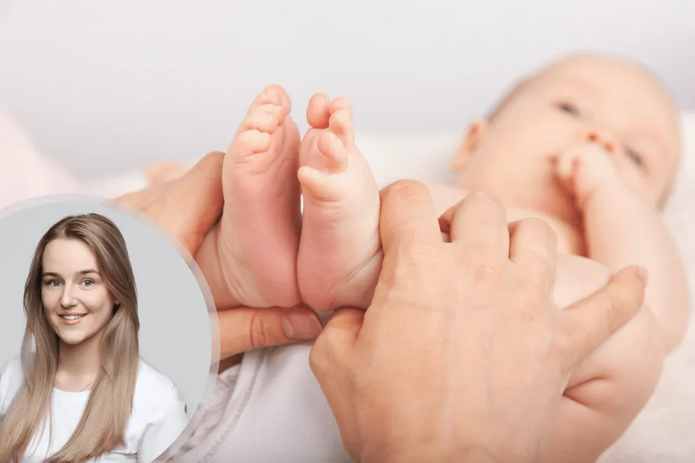 Kineziterapeutė mankština kūdikio kojytes
