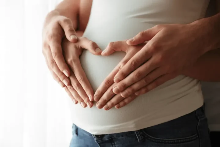 Nėščiosios rankos ant pilvo sudaro širdelę – neinvaziniai prenataliniai tyrimai